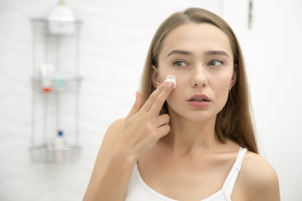 crème visage maquillage